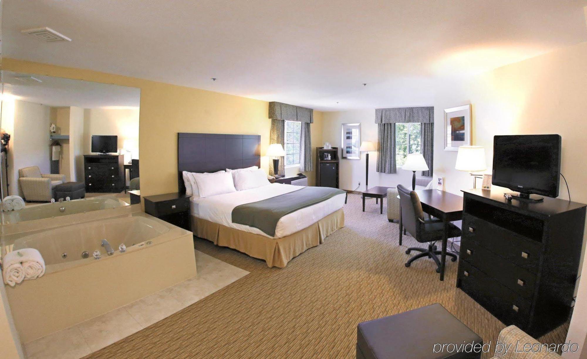 סיינט איגנס Holiday Inn Express St Ignace-Lake Central By Ihg מראה חיצוני תמונה